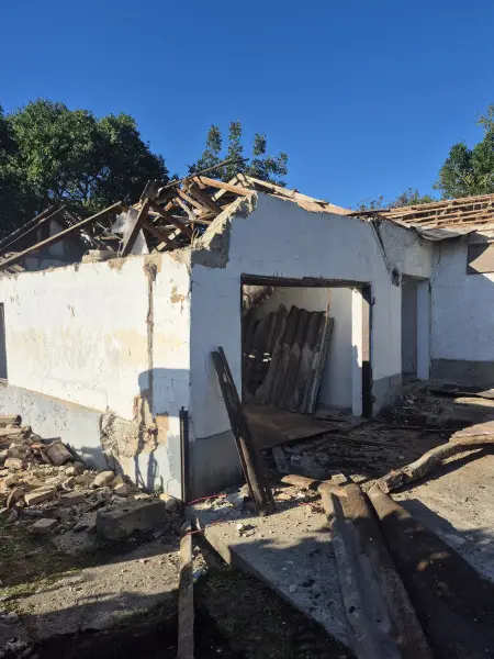 A falak gépi döntése minikotróval.